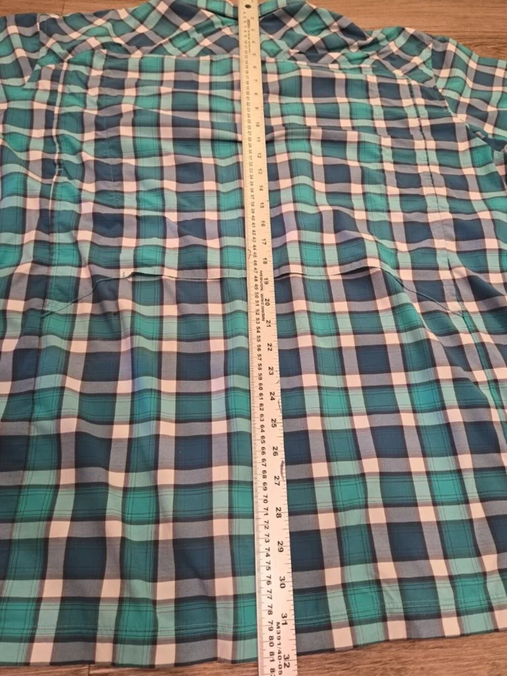 Under Armour Motivate Vented Short Sleeve Men’s Fitted Plaid Button Down - Picture 2 of 12